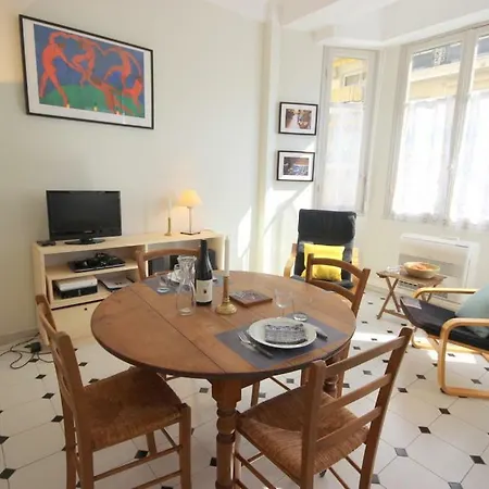 Apartment Palais Ophelia Studio Pour 2 Dans Le Centre De *